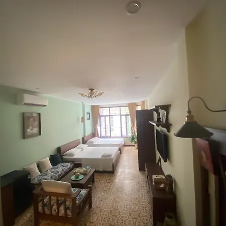 Hanoi Center, Hoan Kiem, Family 2 Beds, 4 Guests, Tranquil